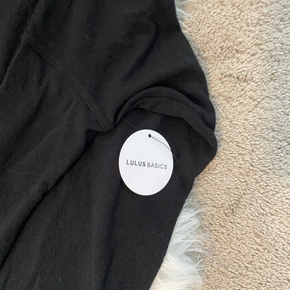 Lulu’s Flowy Top - Picture 3 of 3